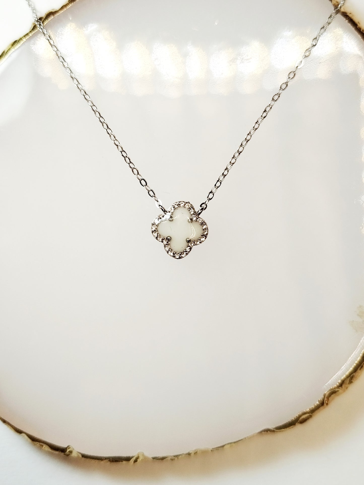 Collier Petit Trèfle - Lait maternel et/ou mèche de cheveux