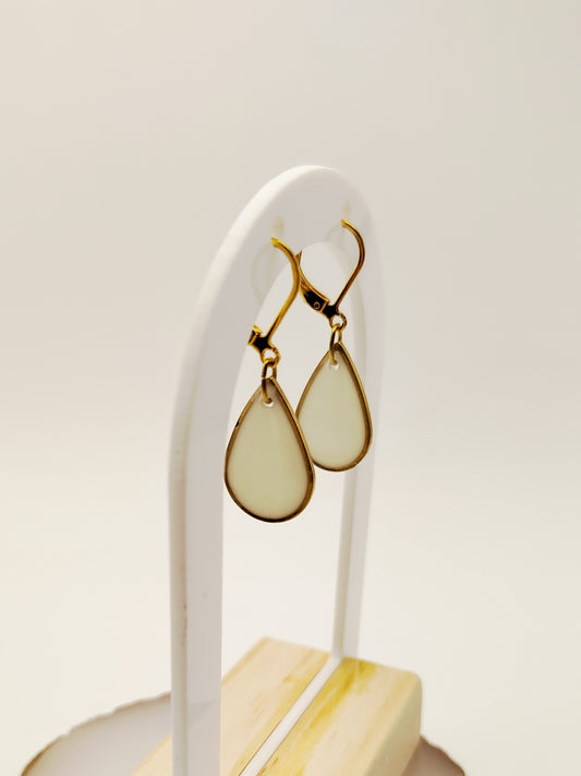 Boucles d'oreilles dormeuses Forme - Lait maternel