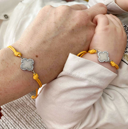 Bracelet trèfle cordon - Lait maternel et/ou mèche de cheveux